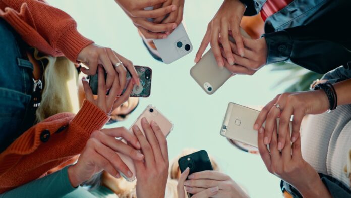 social media opioid youth